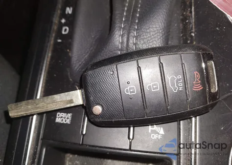 2016 Kia Sorento 2.4L Lx z USA, uszkodzony, nr VIN 5XYPG4A30GG038147